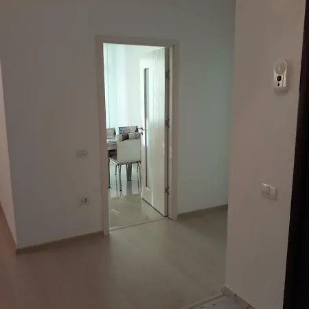 Apartament 3 *